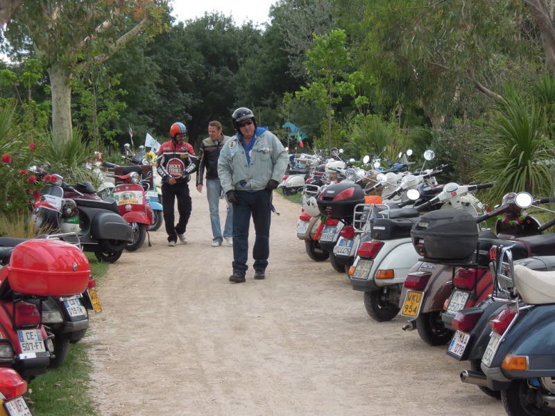 Parken im Vespa Village